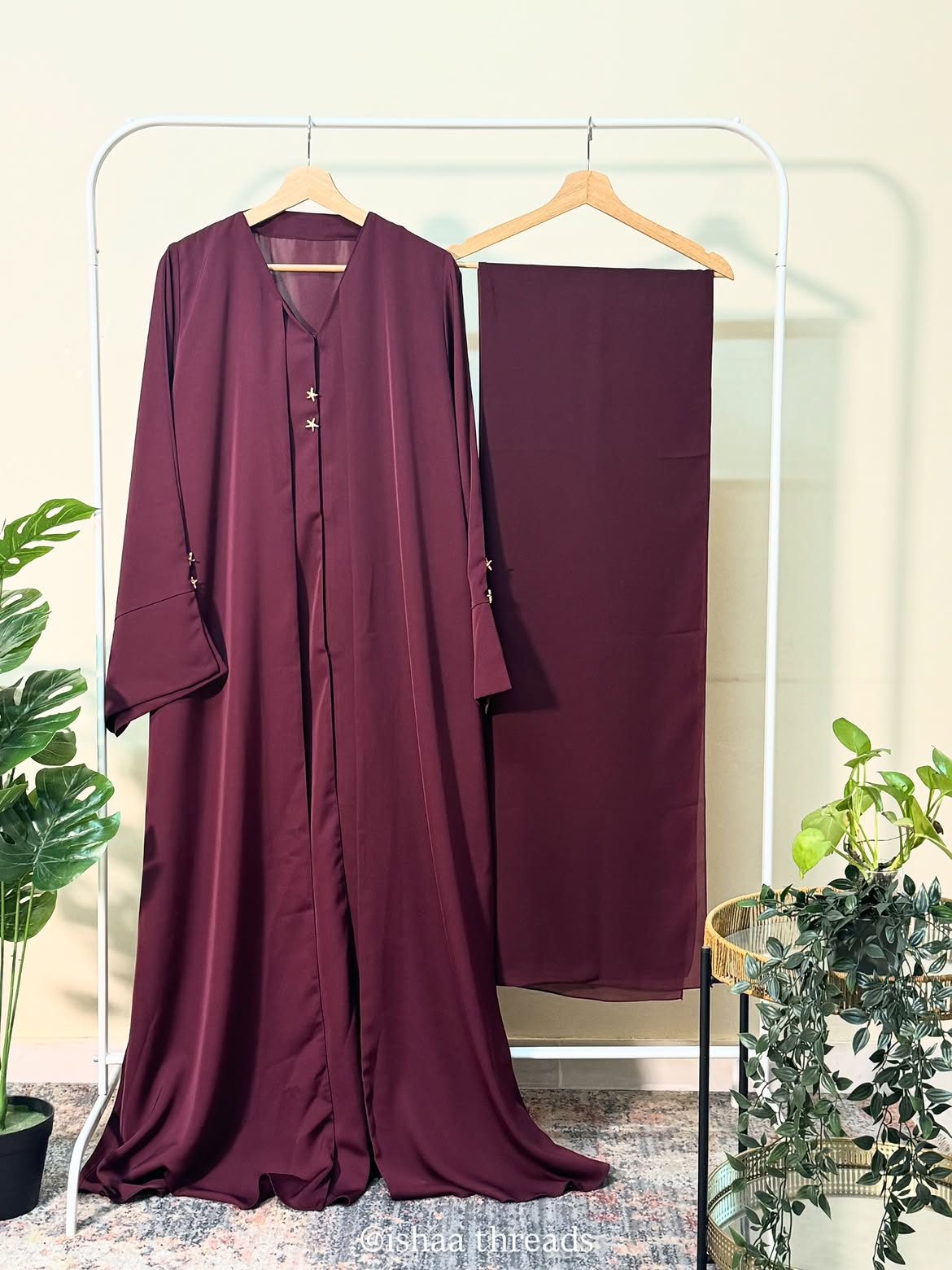 Star layer nida abaya