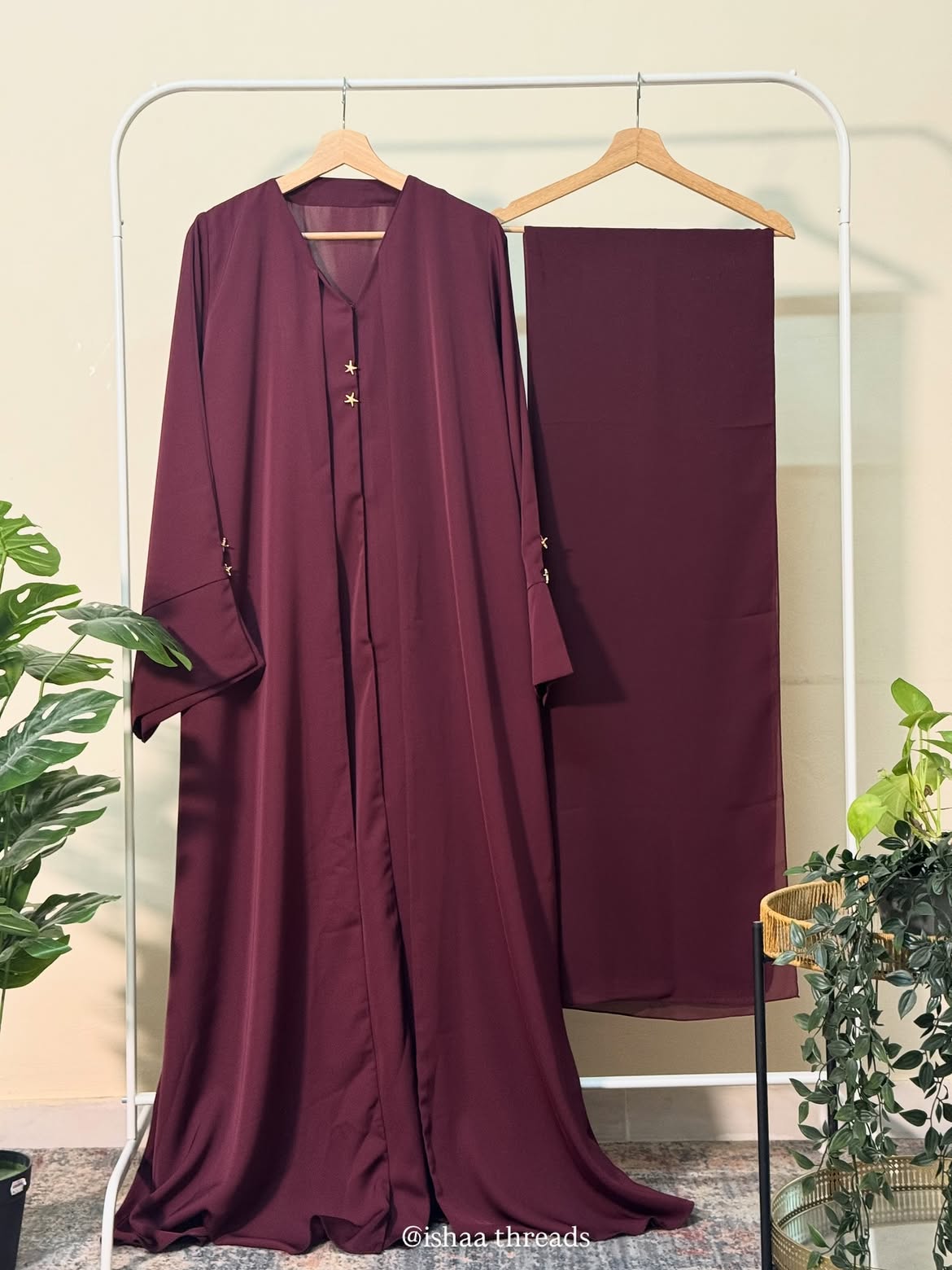 Star layer nida abaya